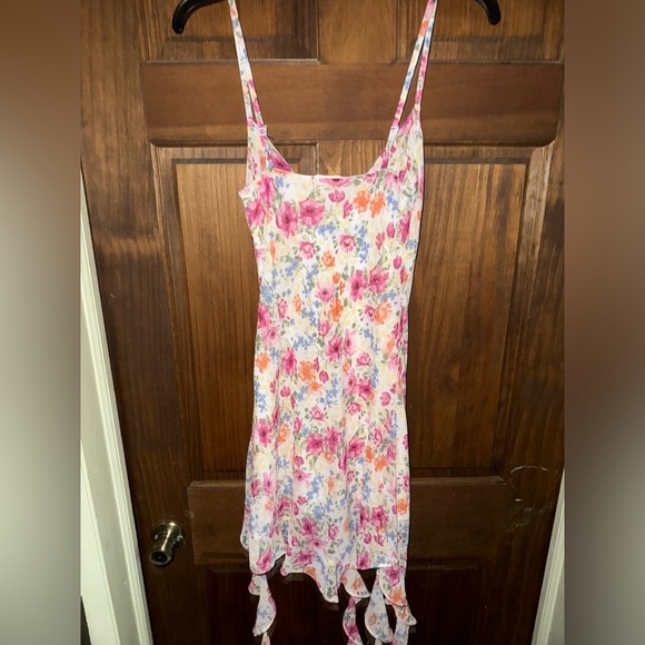 Jessica Simpson floral dresses - Picture 3 of 4